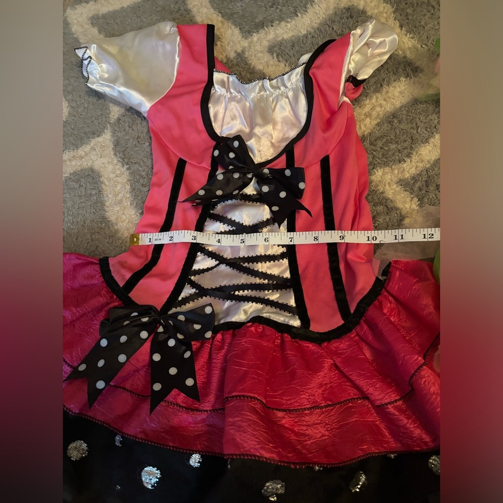 Two costumes - Picture 3 of 8